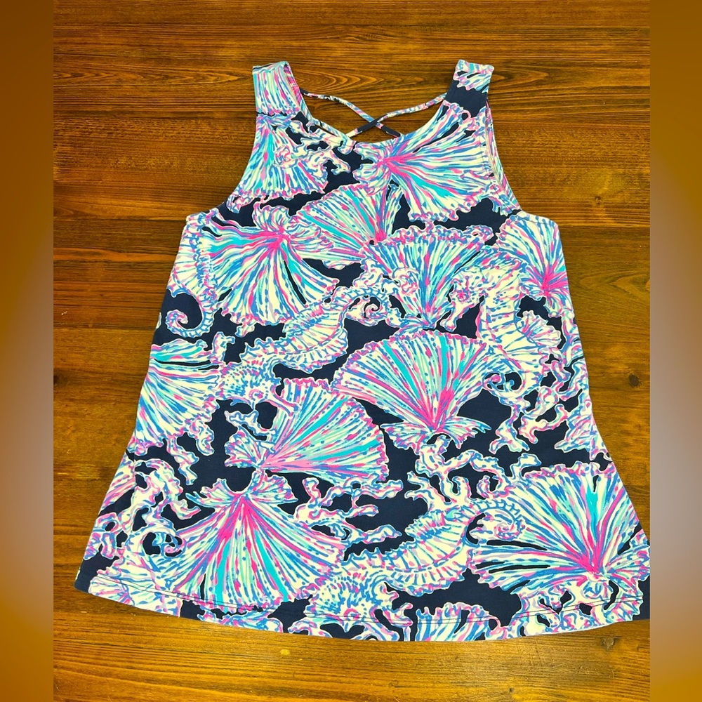 Lilly Pulitzer Women’s size XS blouse.  Excellent condition. “Kristen” top